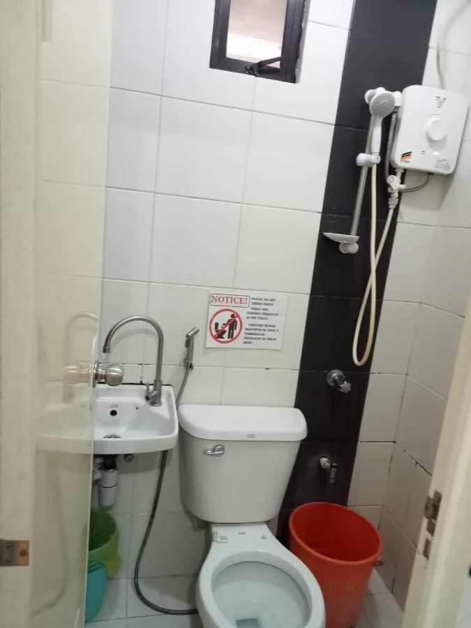 N&J Lopez Lodging House Pasay Exteriér fotografie