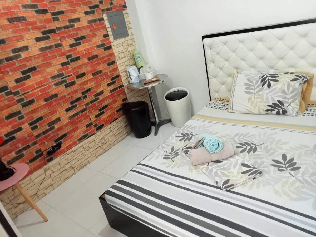 N&J Lopez Lodging House Pasay Exteriér fotografie