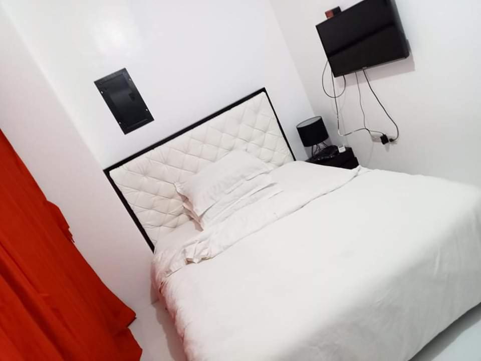 N&J Lopez Lodging House Pasay Exteriér fotografie
