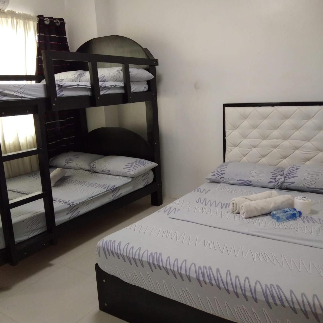 N&J Lopez Lodging House Pasay Pokoj fotografie