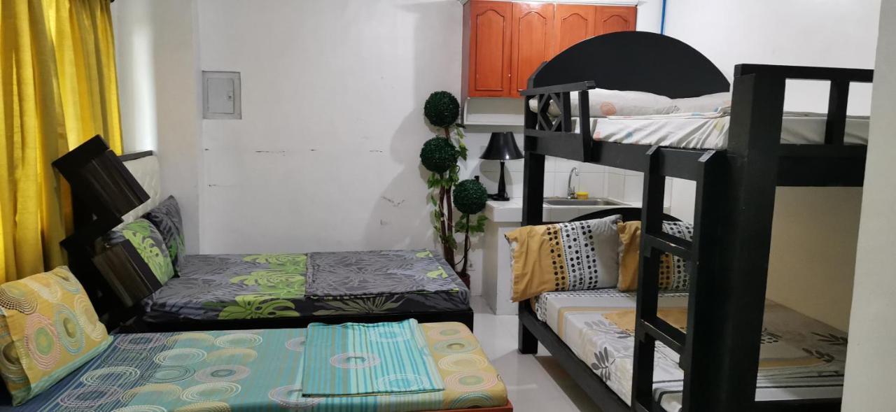 N&J Lopez Lodging House Pasay Exteriér fotografie